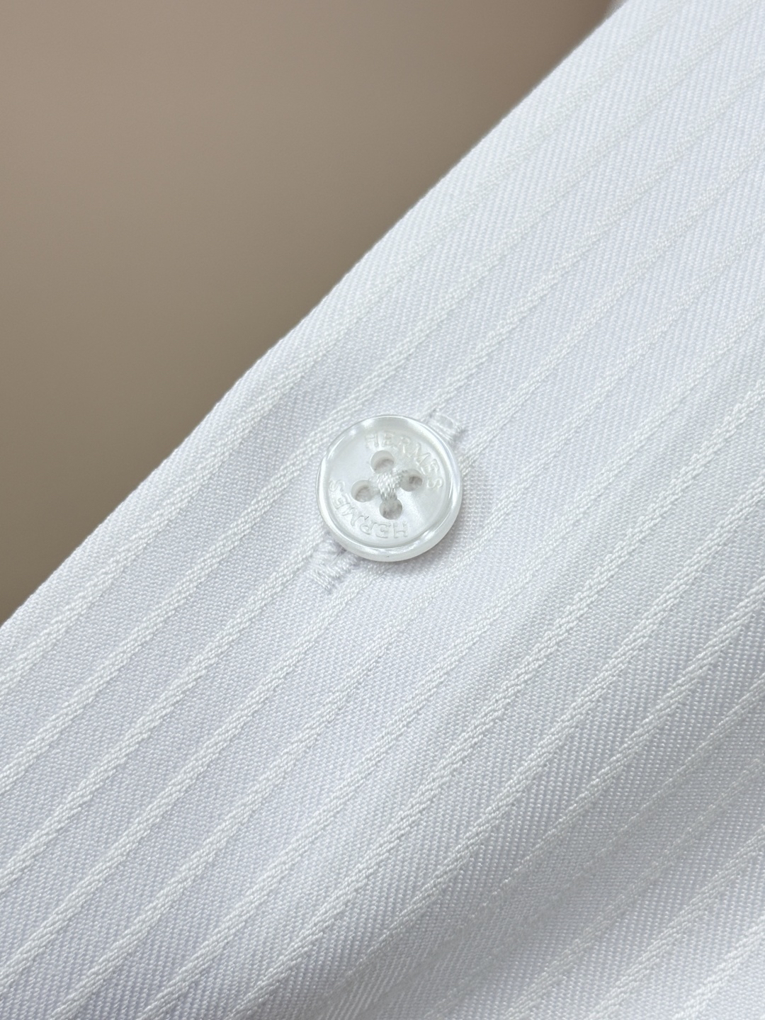 エルメス「Hermès」エルメス 刺繍ロゴ ロングスリーブシャツ / ドレスシャツ