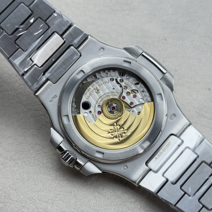 Patek Philippe ノーチラス 5711 スタイル ウルトラスリム アップグレード版 / カスタムウォッチ