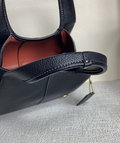 コーチ「Coach」 LANA トートバッグ