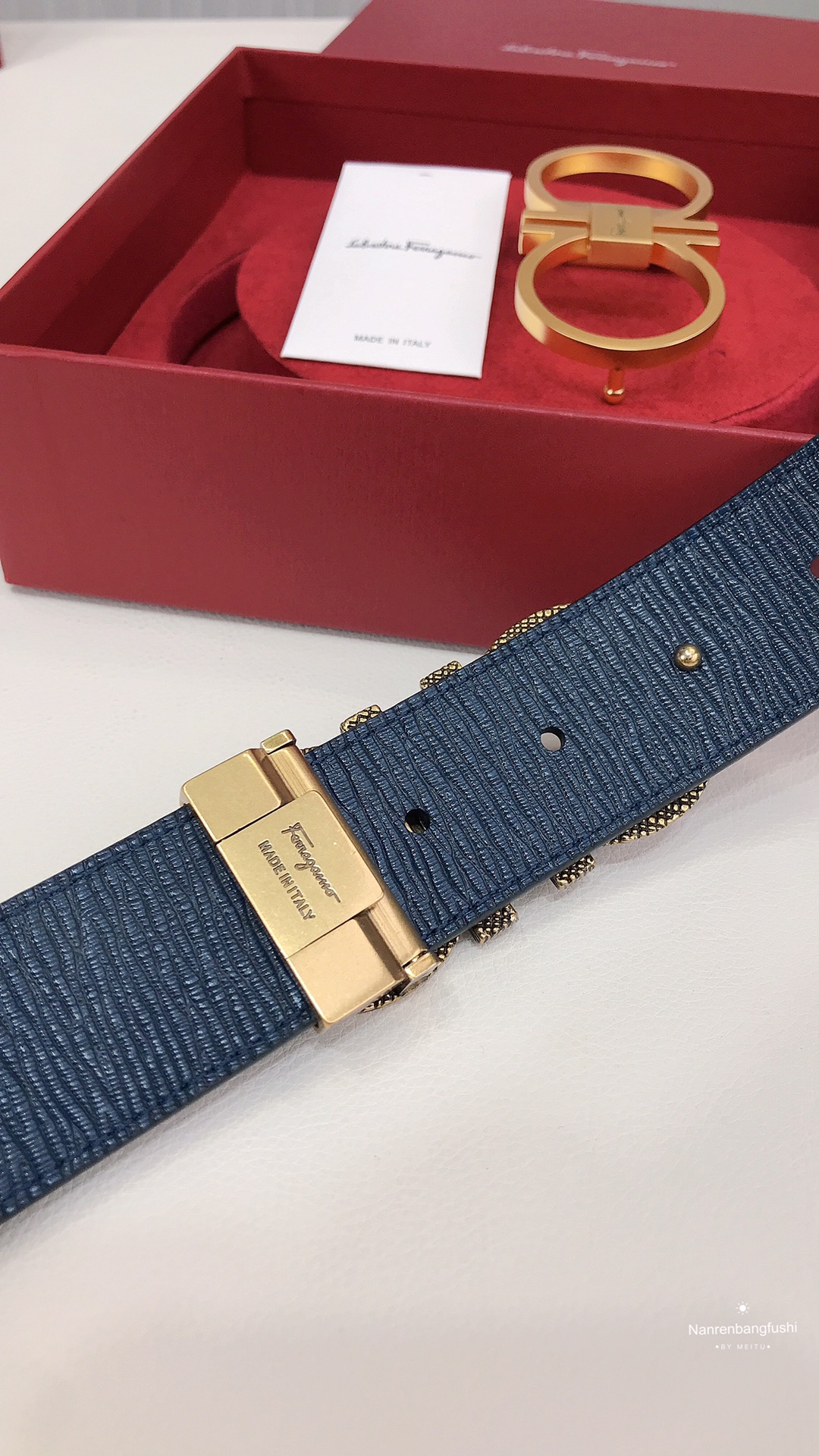 フェラガモ「Ferragamo」リバーシブルベルト「デュアルバックル」