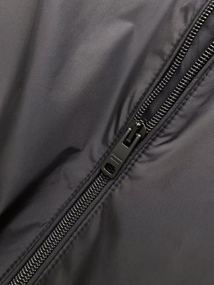 プラダ「Prada」プラダ Re-Nylon マルチポケット フーデッドジャケット / メンズ アウター