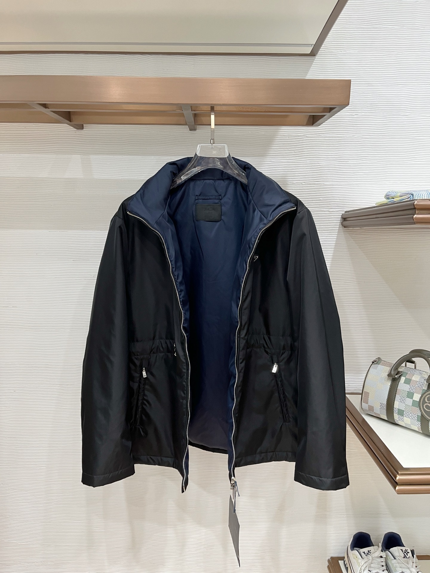 プラダ「Prada」プラダ Re-Nylon マルチポケット フーデッドジャケット / メンズ アウター