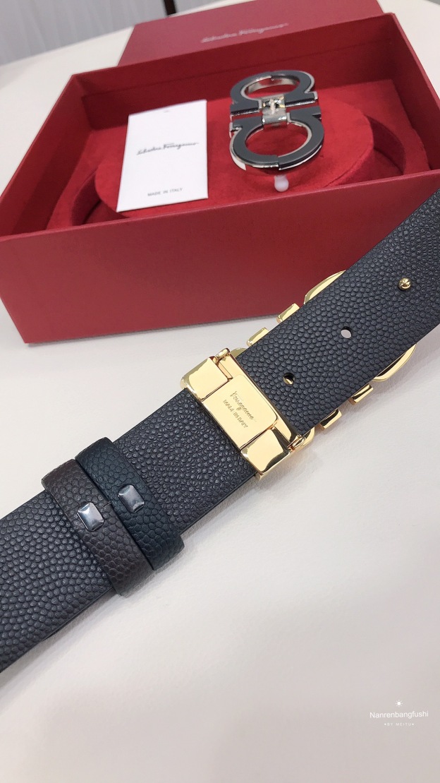 フェラガモ「Ferragamo」リバーシブルベルト「デュアルバックル」