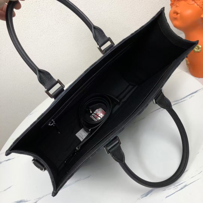 ディオール「Dior」Bobby East-West ハンドバッグ