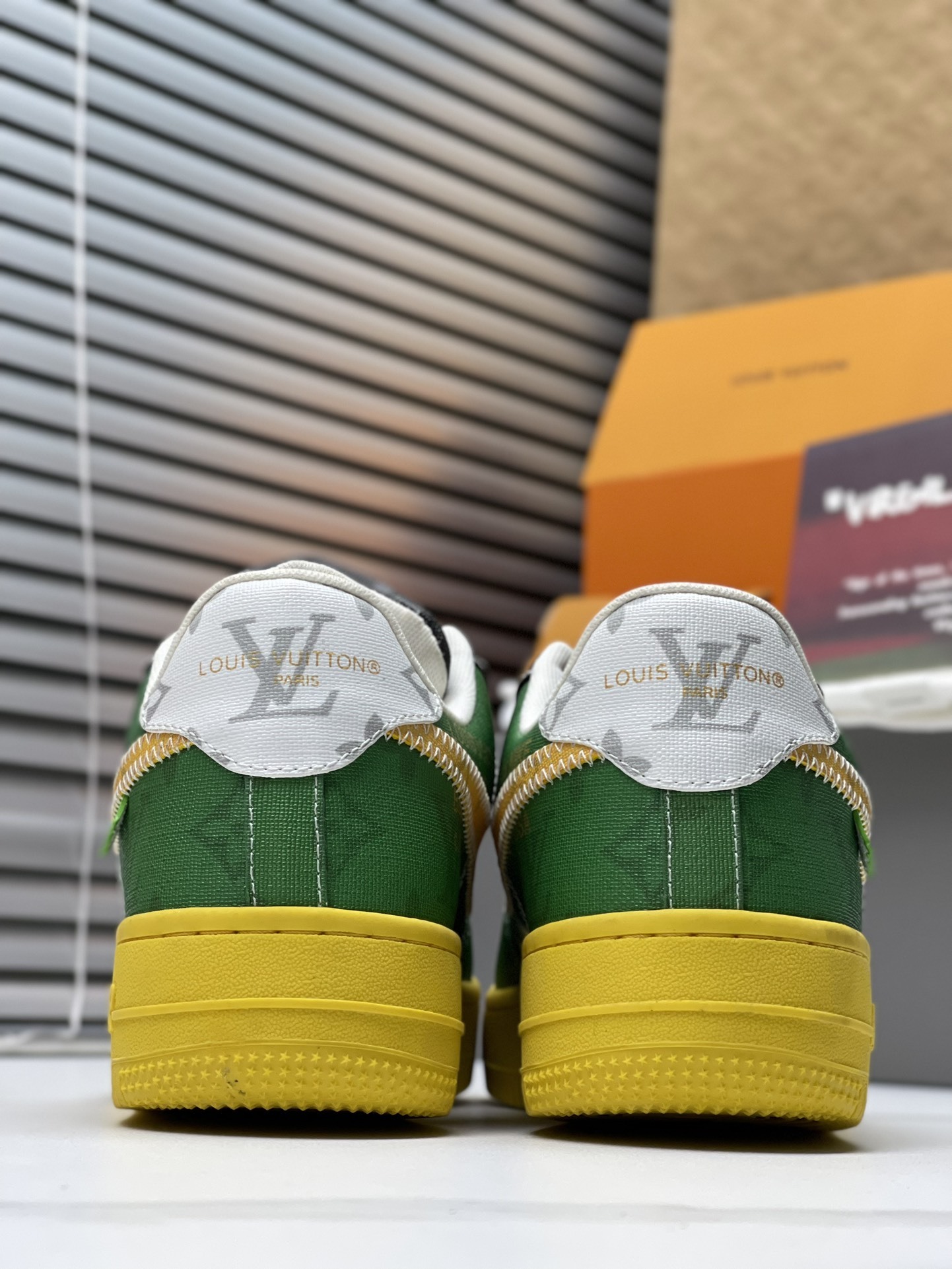 「ルイ・ヴィトン」Nike Air Force 1 Low 限定スニーカー