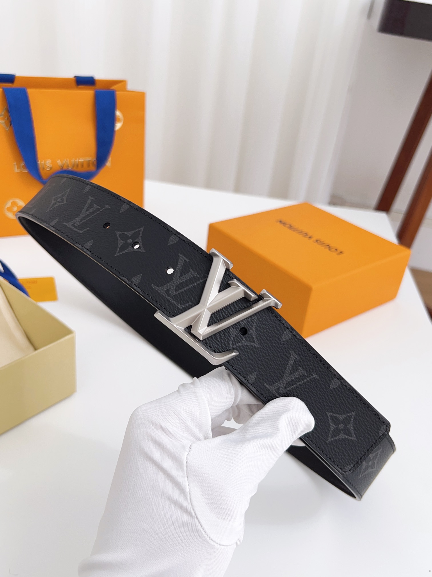 ルイ・ヴィトン「Louis Vuitton」ベルト･LV ピラミッド 40MM