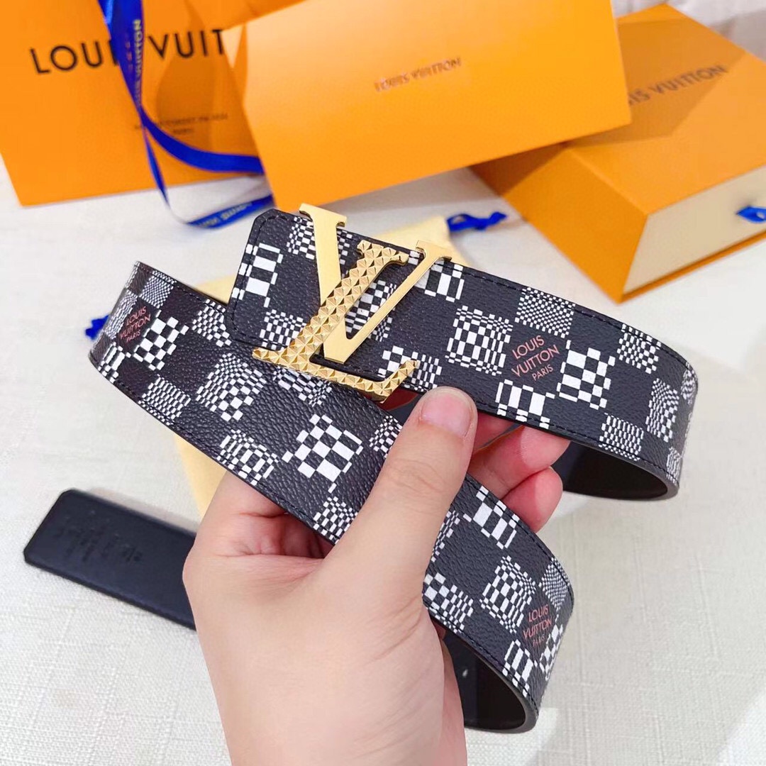 ルイ・ヴィトン「Louis Vuitton」ベルト･LV イニシャル 40MM