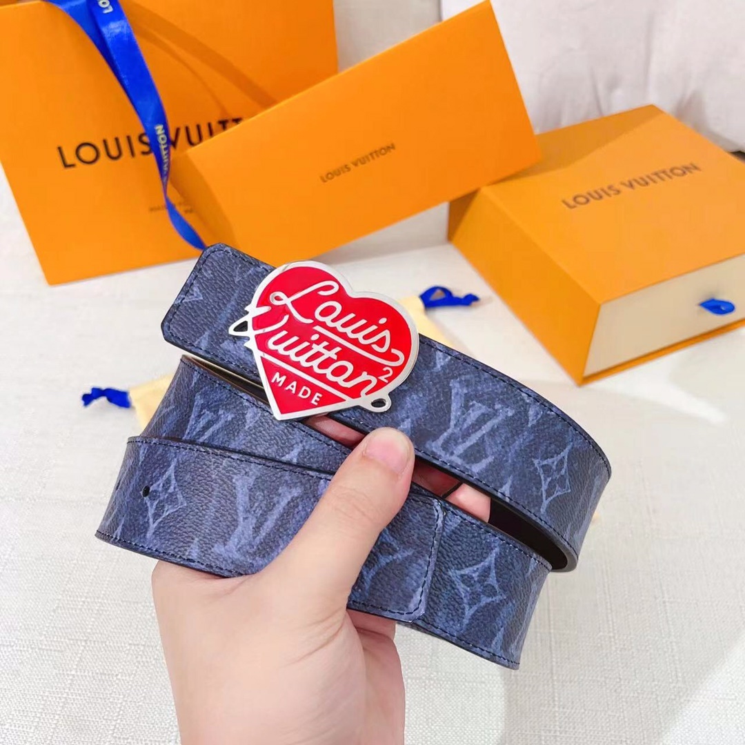 ルイ・ヴィトン「Louis Vuitton」ベルト･LV イニシャル 40MM