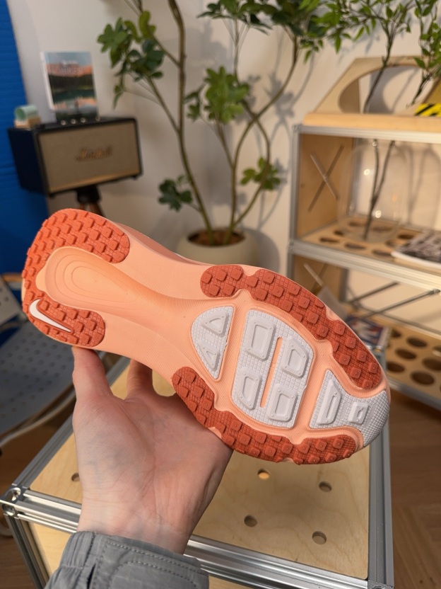 ナイキ「Nike」ク ロー カジュアルスニーカー