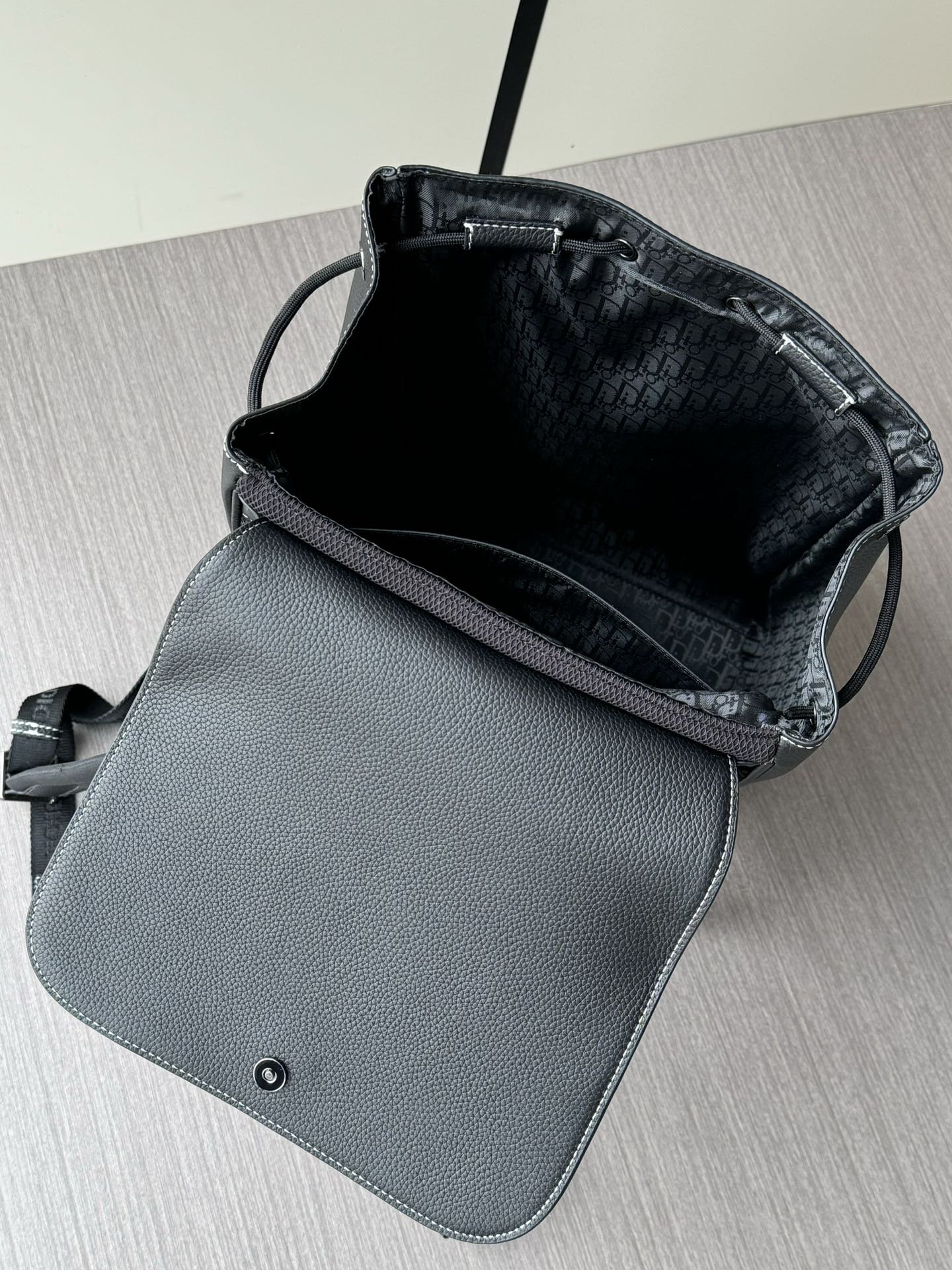 ディオール「Dior」B44 BLADE バックパック