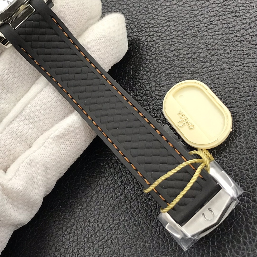オメガ「Omega」Seamaste﻿r Aqua Terra 150﻿M マスター クロノメーター 41mm スチール＆ラバーストラップ メンズ腕時計