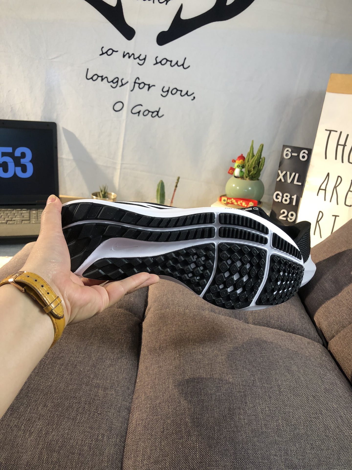 ナイキ「Nike」ク ロー カジュアルスニーカー