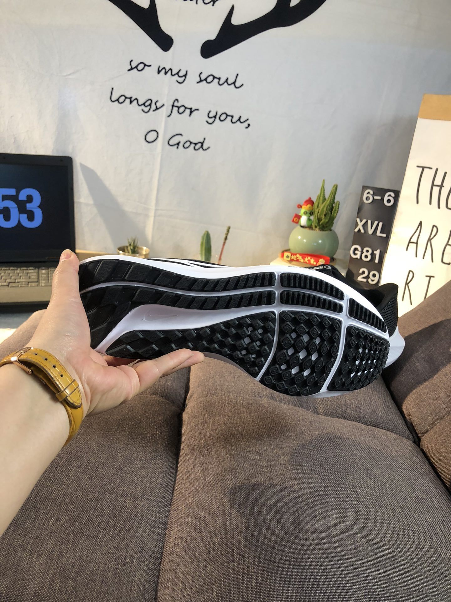 ナイキ「Nike」ク ロー カジュアルスニーカー