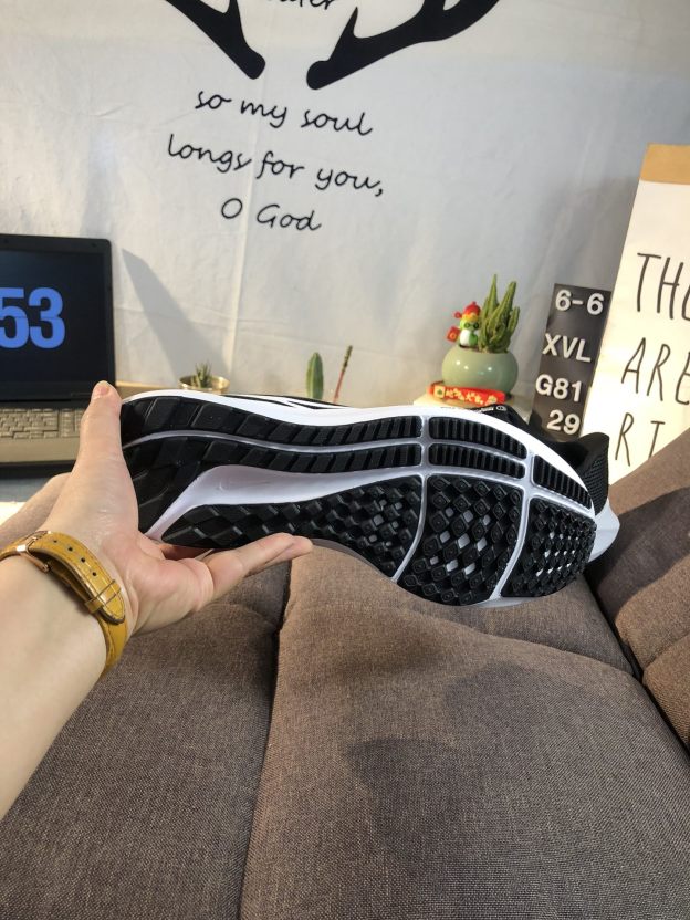 ナイキ「Nike」ク ロー カジュアルスニーカー