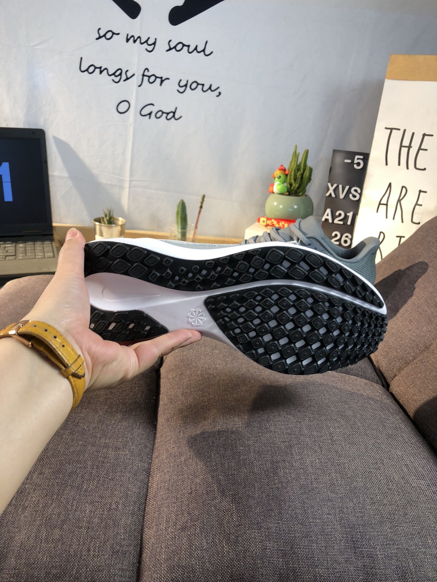 ナイキ「Nike」ク ロー カジュアルスニーカー