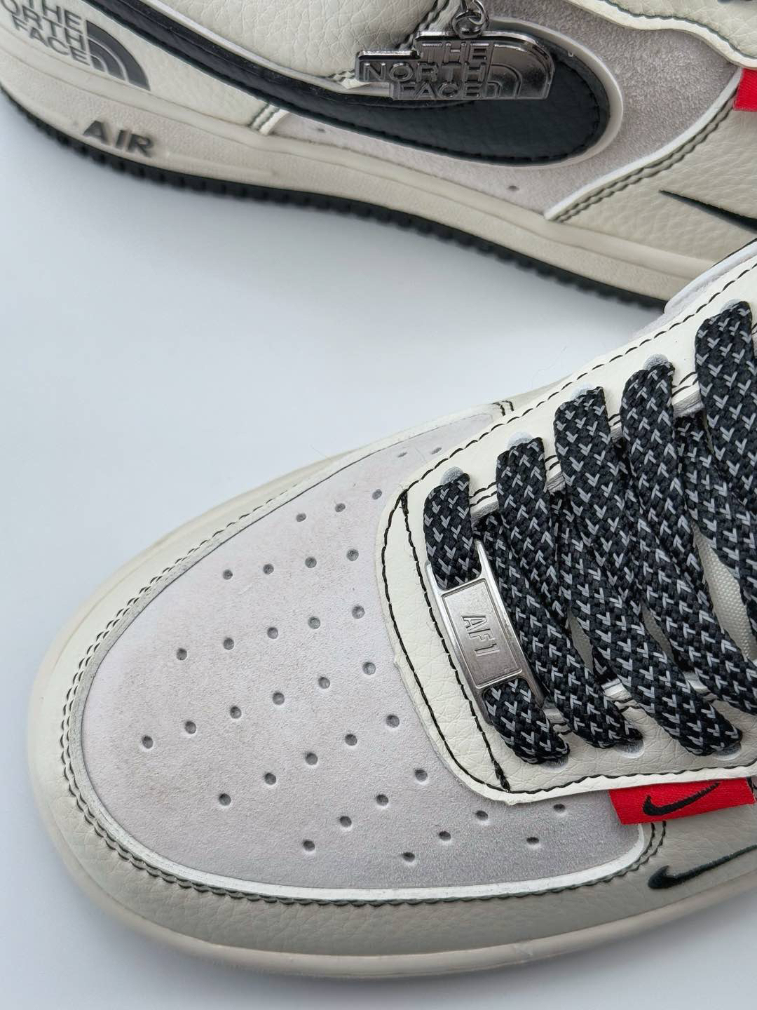 「コラボモデル」The North Face x Nike  Air Force 1 Low 07 'White Black' スモールスウッシュ スターダスト スニーカー