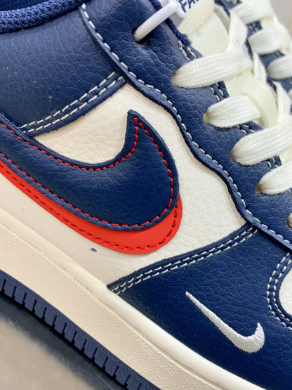 「コラボモデル」The North Face x Nike  Air Force 1 Low 07 'White Blue Red' ダブルスモールスウッシュ スニーカー