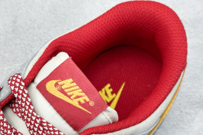 「コラボモデル」The North Face x Nike SB Dunk Low スネークイヤー エディション 'Beige Grey Red' スターライト スニーカー