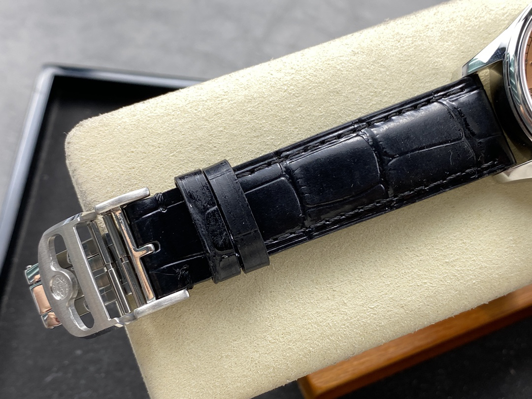 アイダブリューシー［IWC］ポルトガル自動小三針腕時計40MM