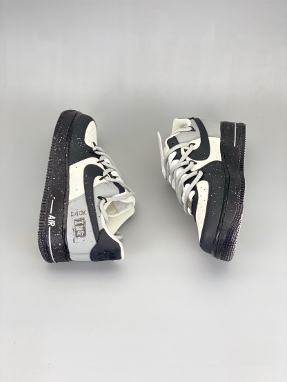 ナイキ「Nike」AIR FORCE 1 LOW '07 スペーステーマ ハンドペイント スニーカー-ISETAN PRESTIGE CURATED