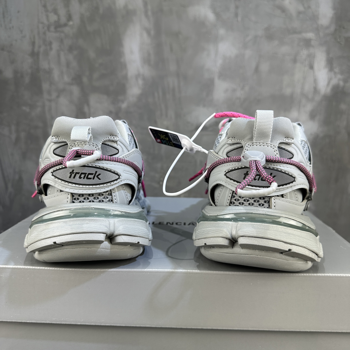 バレンシアガ「Balenciaga」 Sneaker Tess 3.0 Outdoorコンセプトスニーカー