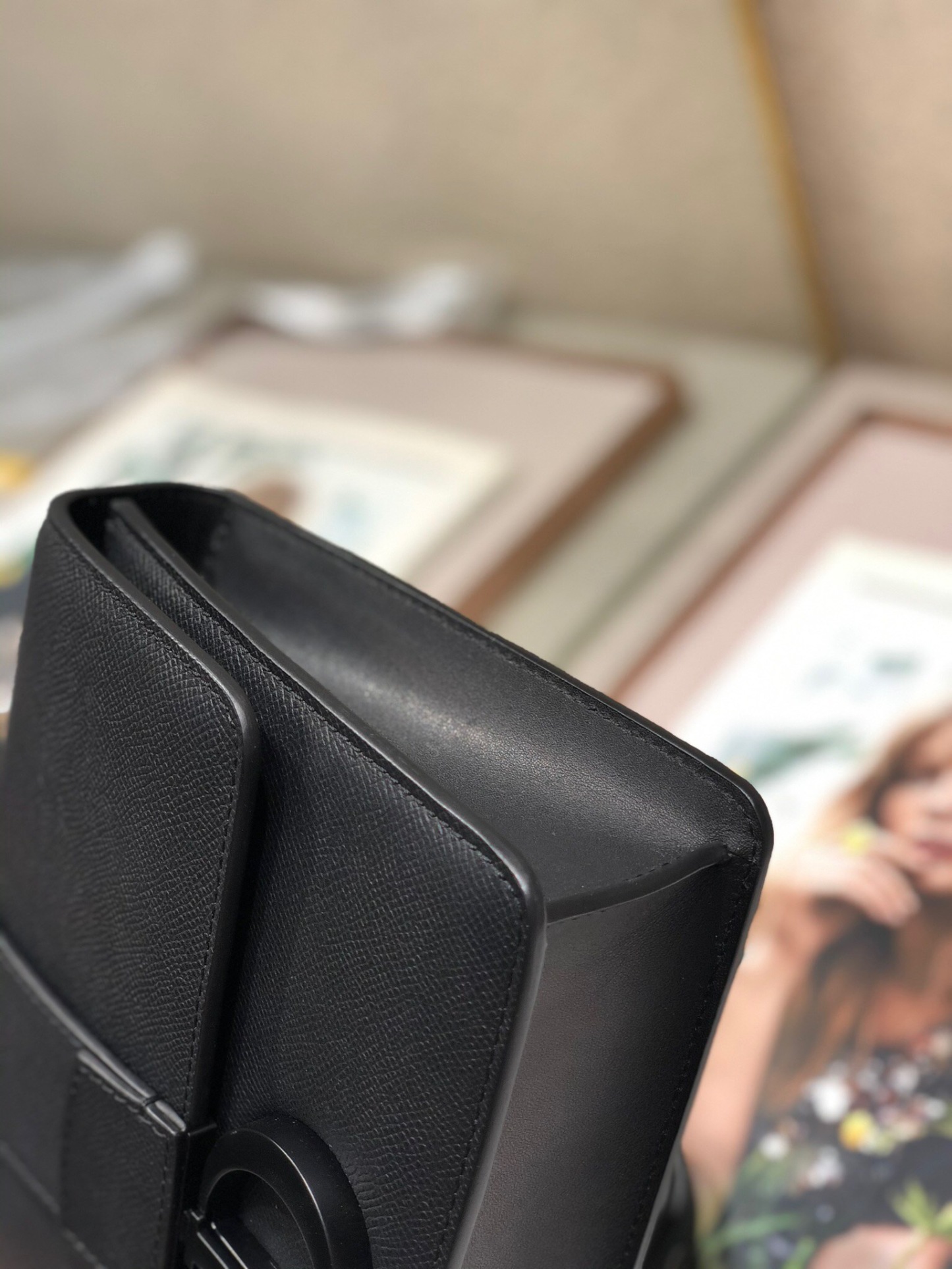 ディオール「Dior」モンターニュ30 掌紋レザー ショルダーバッグ（ブラックハードウェア）