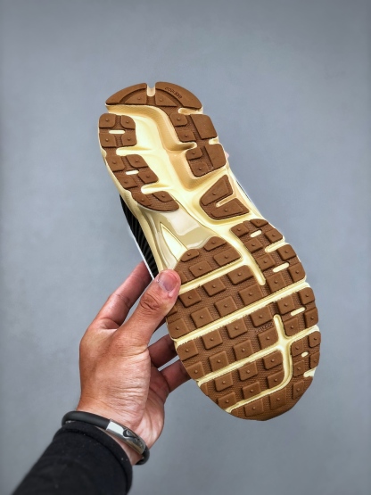 ナイキ「Nike」Zoom Vomero 5 SP メンズランニングシューズ