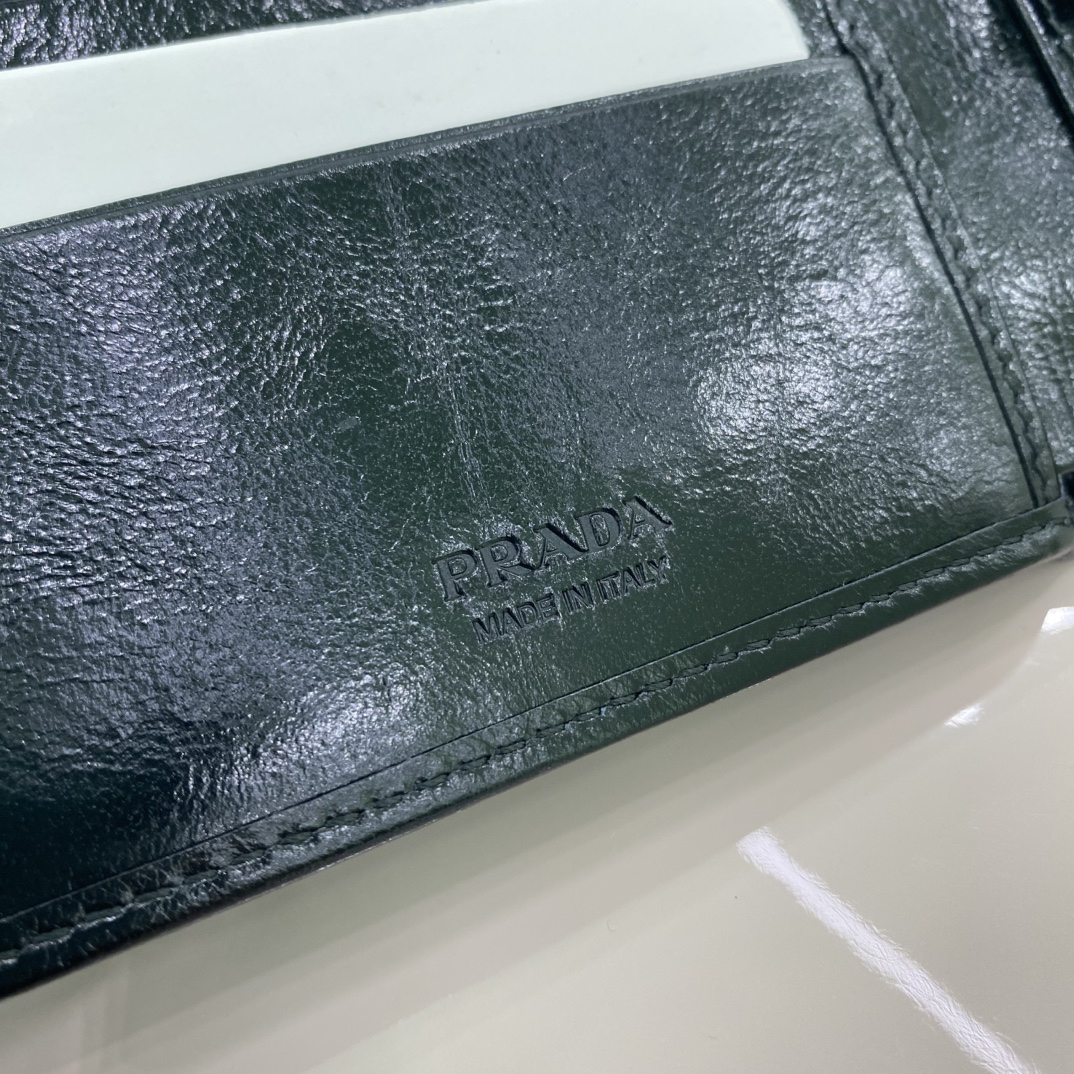 プラダ「Prada」 メンズ コンパクトウォレット