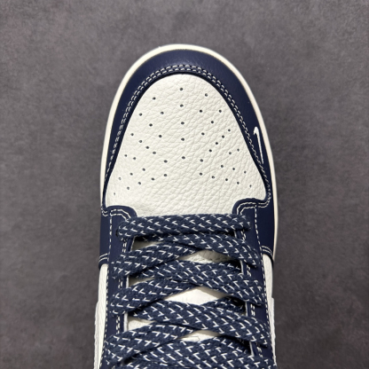 「コラボモデル」Supreme x Nike SB Dunk Low スニーカー