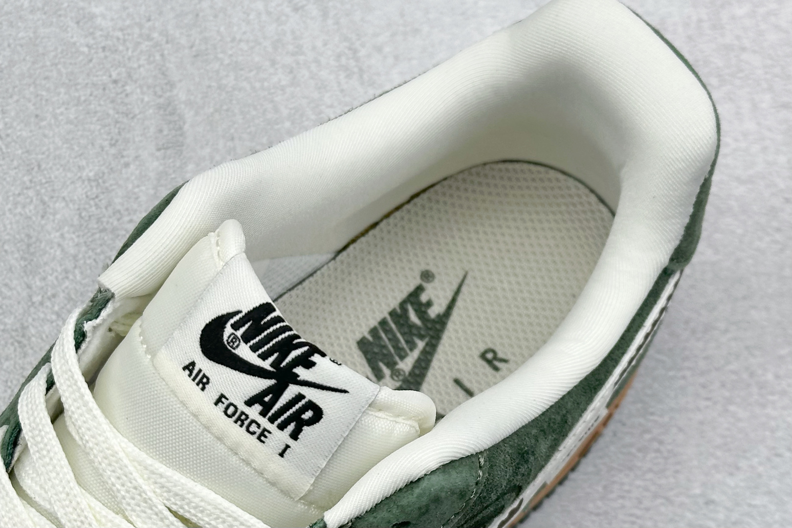 「コラボモデル」Supreme × Nike Air Force 1 Low スニーカー