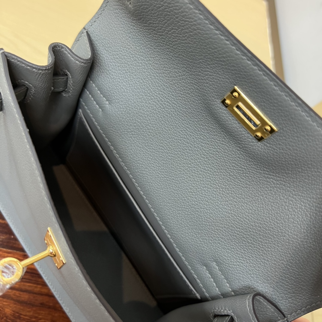 エルメス「Hermès」ケリーダンス 22 0L エヴァーカーレザー ショルダーバッグ