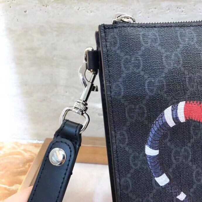 グッチ「Gucci」 キングスネーク プリント GGスプリーム ジップアラウンドウォレット