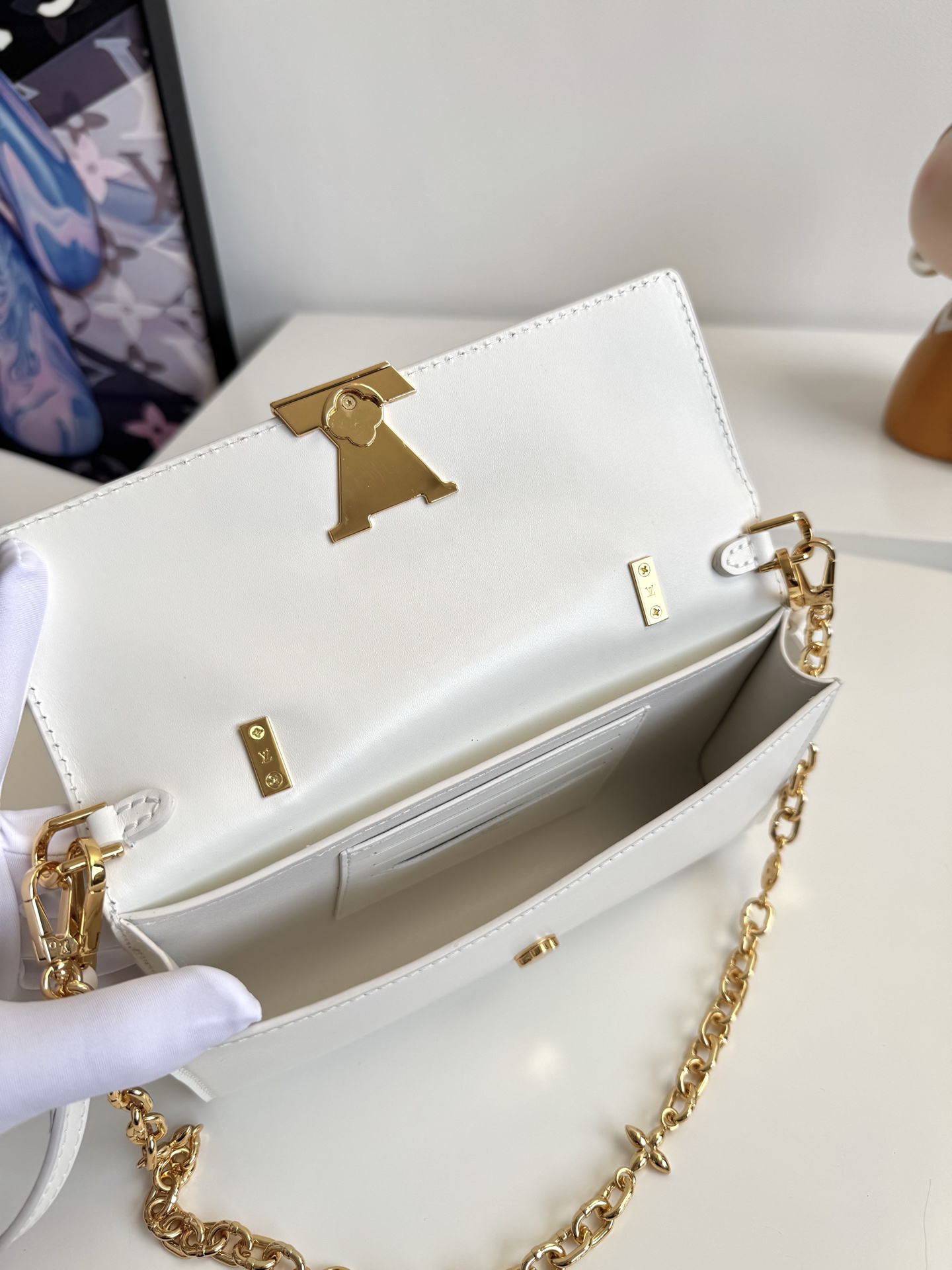 ルイ・ヴィトン「Louis Vuitton」Wallet On Chain Capucines ハンドバッグ