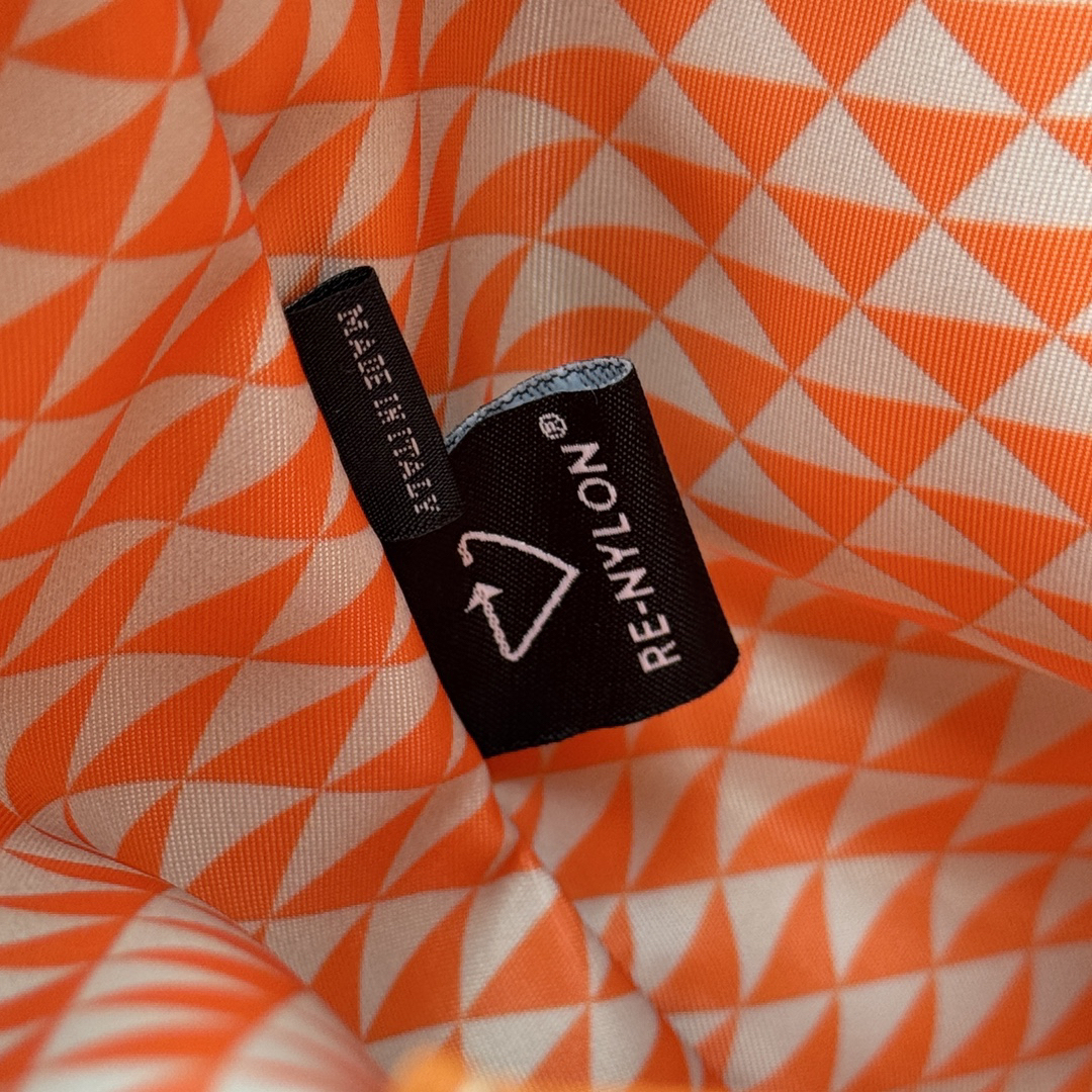 プラダ「Prada」Tessuto Triangulum トートバッグ 新作