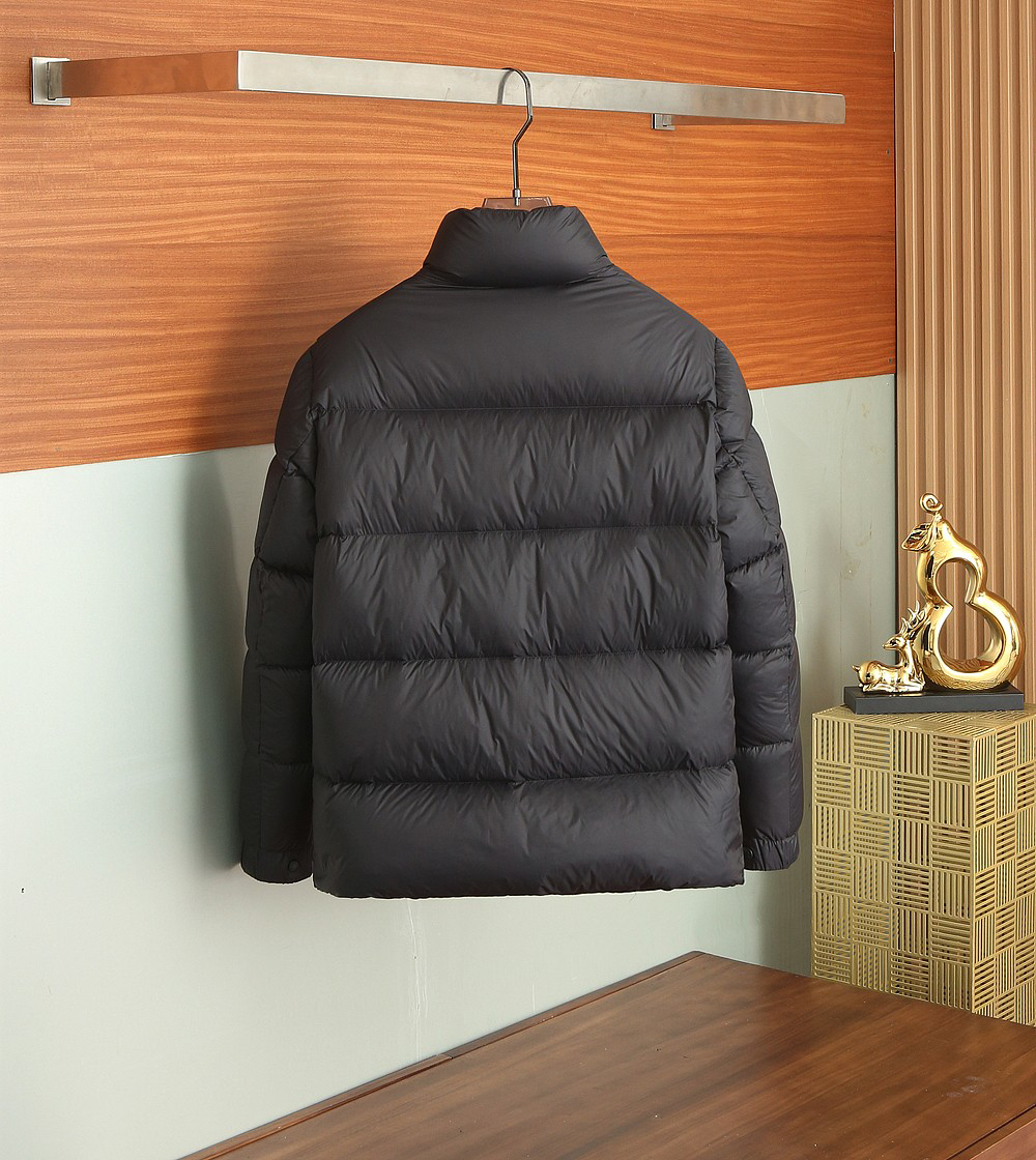 モンクレール「Moncler」秋冬 ダウンジャケット