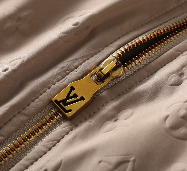 ルイ・ヴィトン「Louis Vuitton」秋冬コレクション ダウンジャケット