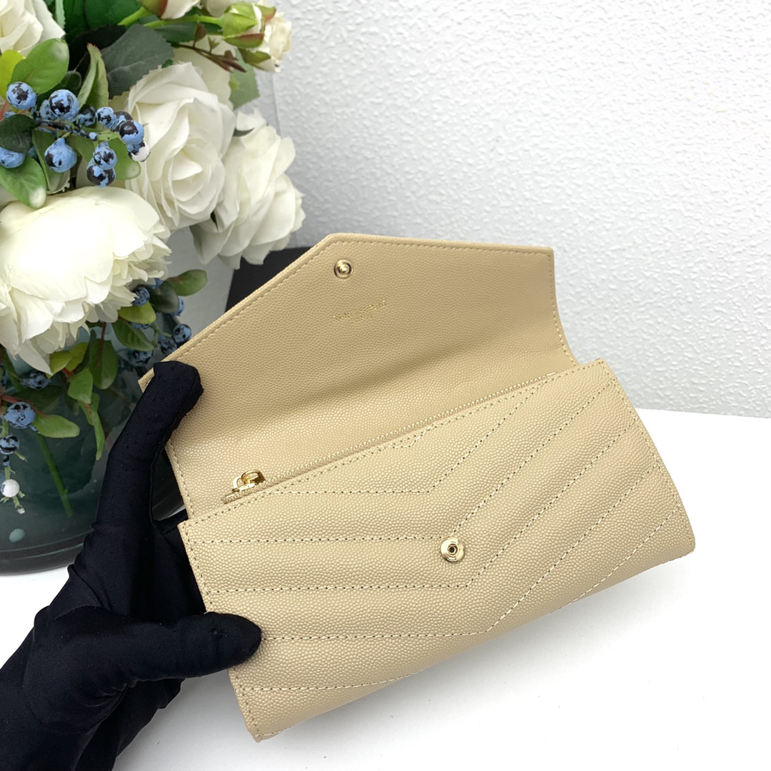 サンローラン「Saint Laurent」カサンドラ マトラッセ ラージ フラップウォレット（グレイン・ド・プードル エンボスレザー）