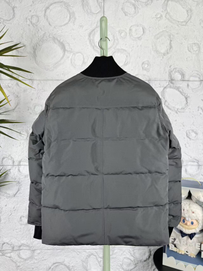 カナダグース「Canada Goose」秋冬ダウンジャケット