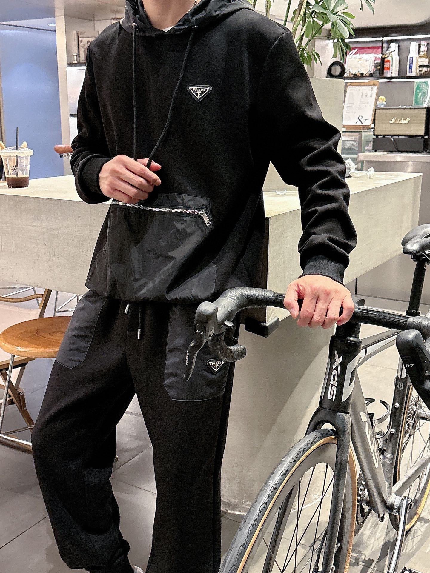 プラダ「Prada」秋冬 メンズ  カジュアルスポーツセット