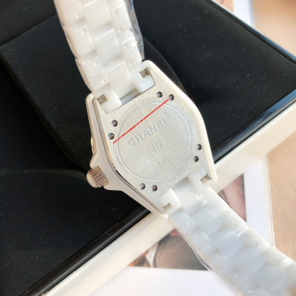 シャネル「Chanel」J12 キャリバー 33MM
