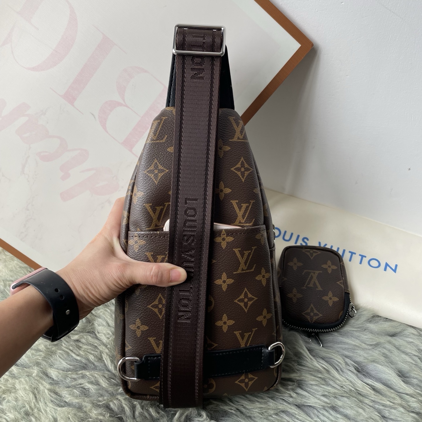 ルイ・ヴィトン「Louis Vuitton」ルイ・ヴィトン メンズ チェストバッグ / クロスボディバッグ