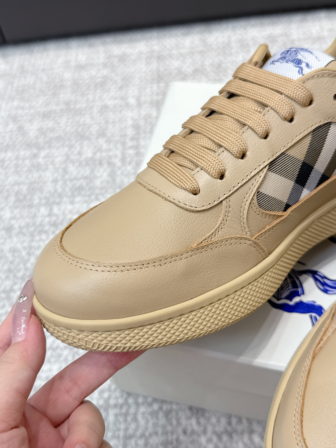 バーバリー「Burberry」バーバリー テラス スニーカー / レザースニーカー