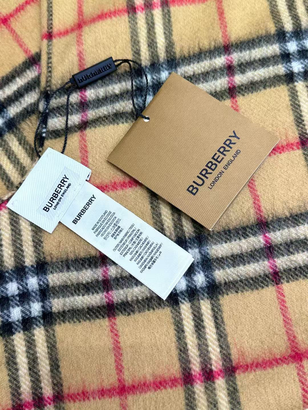 バーバリー「Burberry」チェック ウールカシミア ケープ 140x140cm