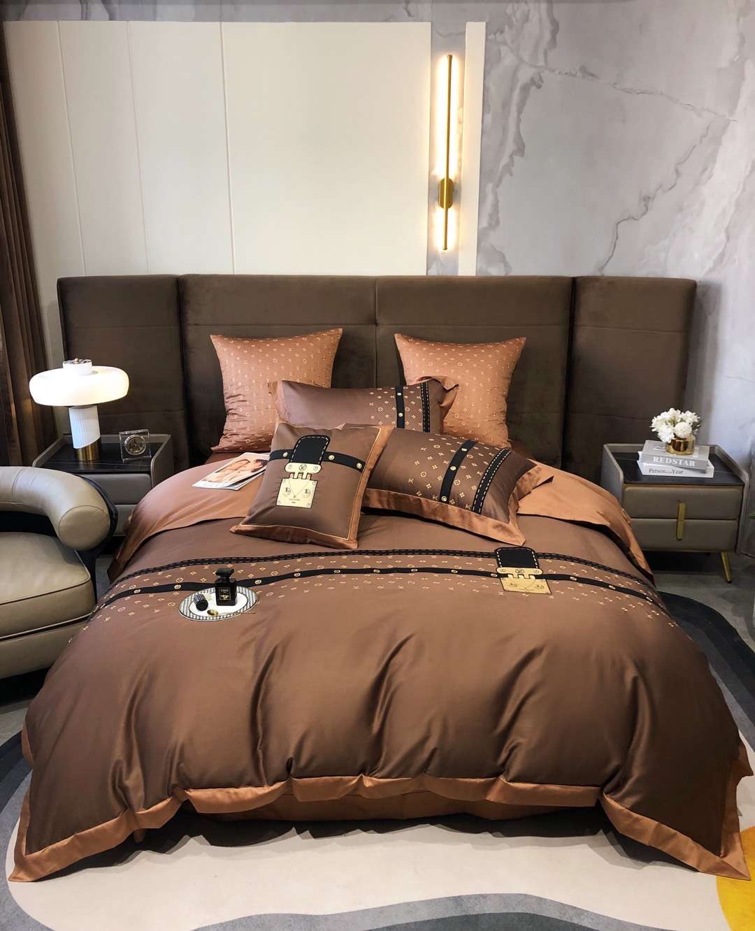 ルイ・ヴィトン「Louis Vuitton」プレミアムコットン ゴールド＆シルバー刺繍 4点セット