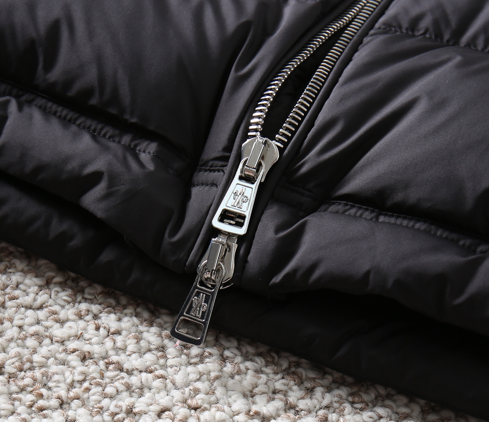 モンクレール「Moncler」秋冬 ダウンジャケット