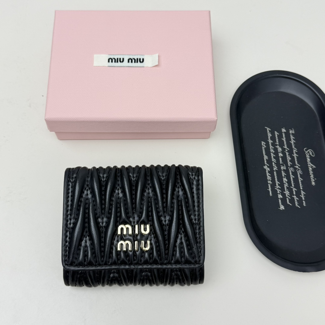 ミュウミュウ「Miu Miu」ミュウミュウ マテラッセ ラムスキン コンパクトバッグ 791 / ショルダーバッグ