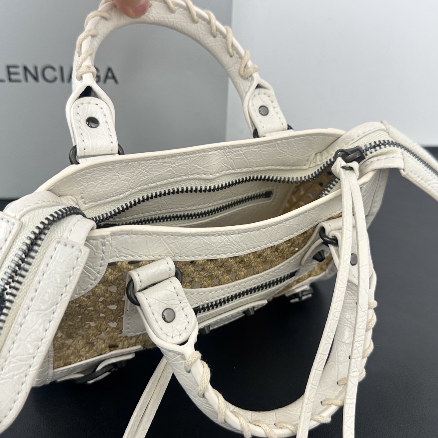 バレンシアガ「Balenciaga」バレンシアガ ラフィア ル・シティ ハンドバッグ / トートバッグ