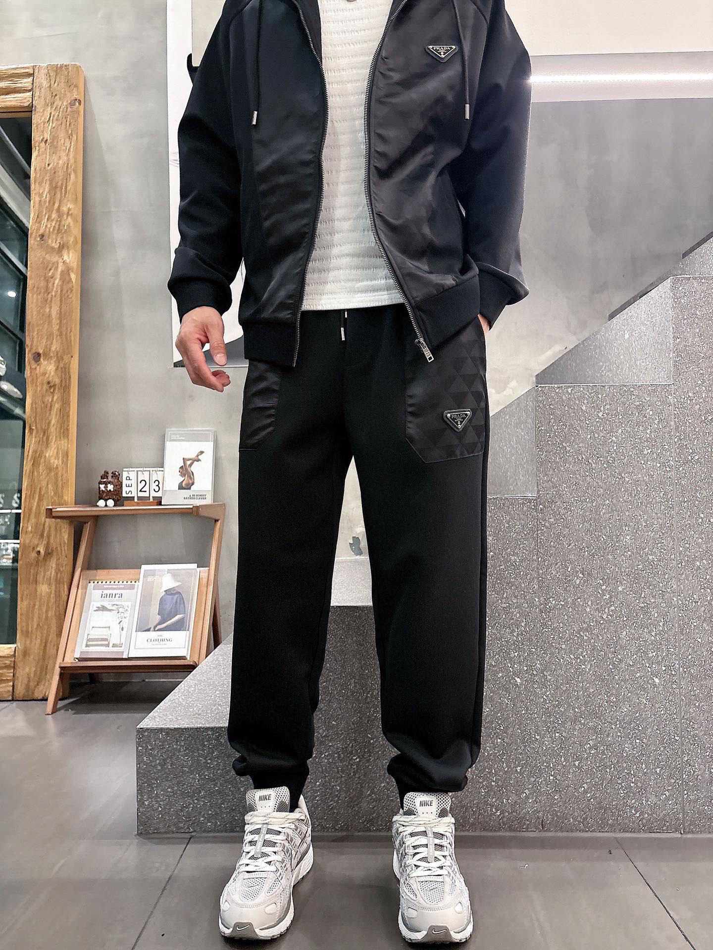 プラダ「Prada」秋冬 メンズ  カジュアルスポーツセット