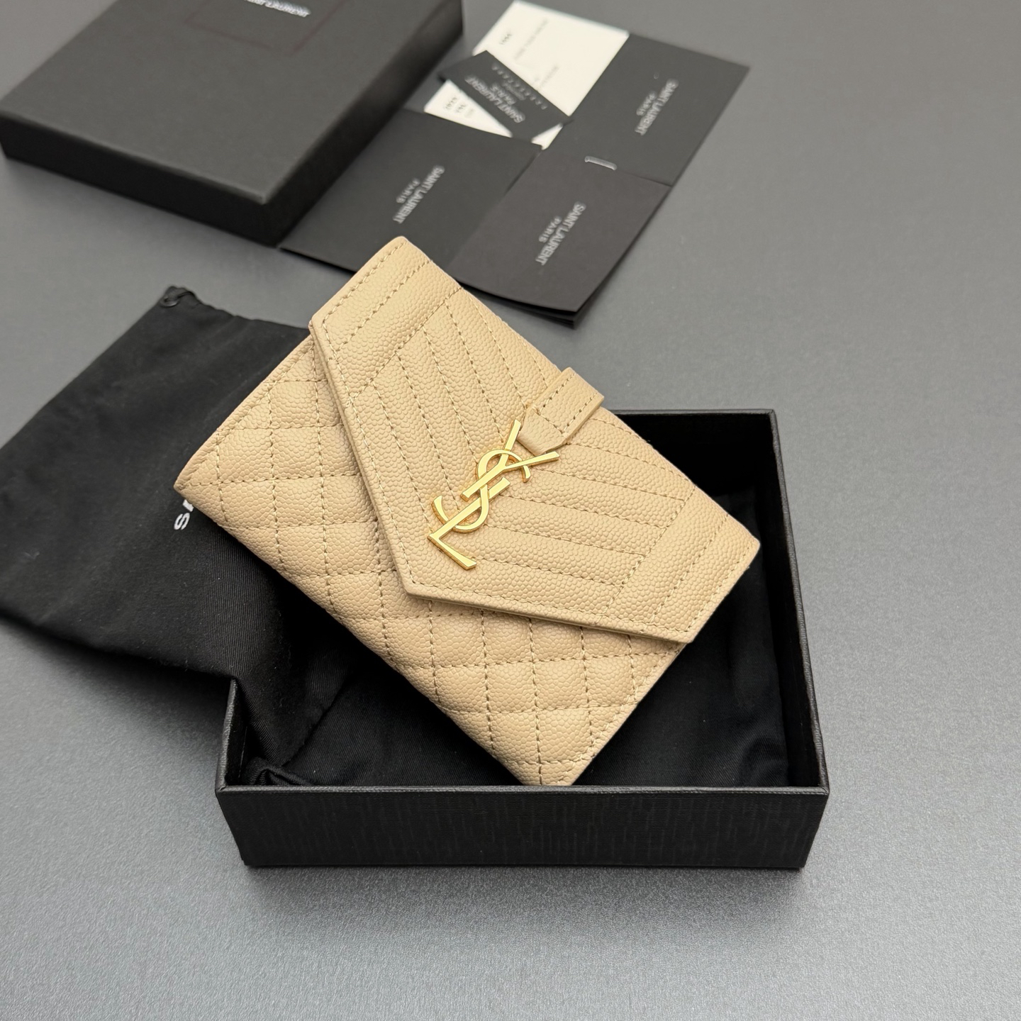 2026サンローラン「Saint Laurent MATELASSE プティ エンベロープ ウォレット