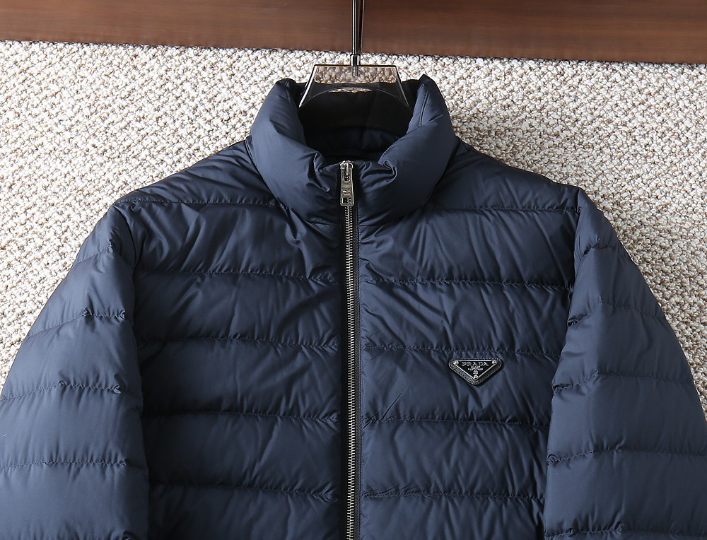 プラダ「Prada」秋冬ダウンジャケット